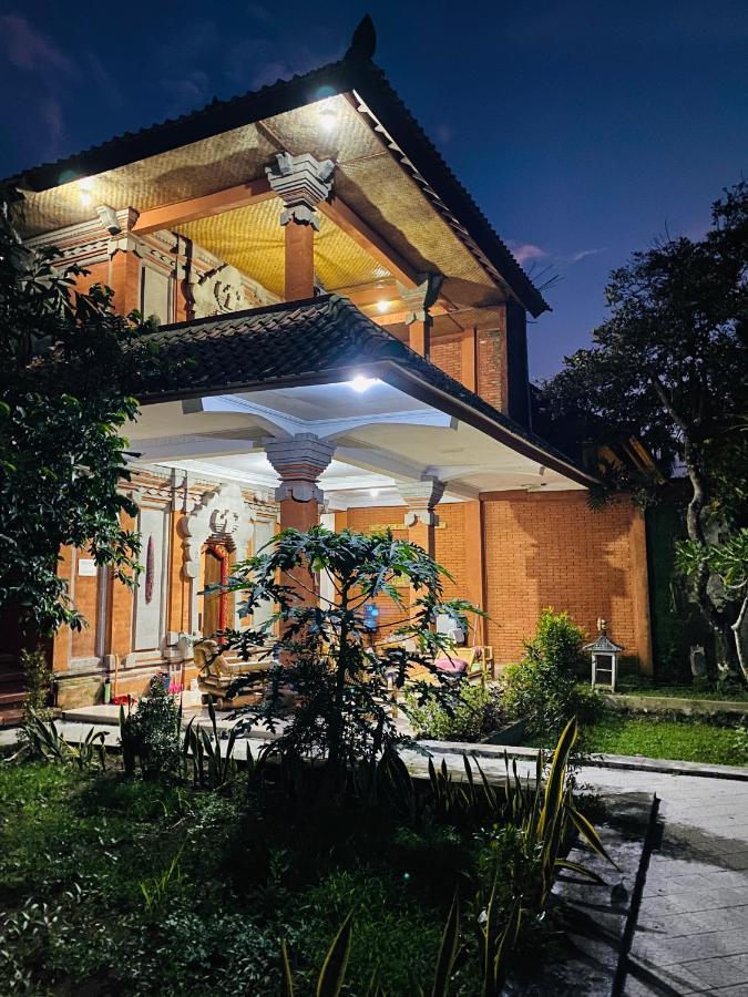 Warsi Bungalows Wisma tamu
